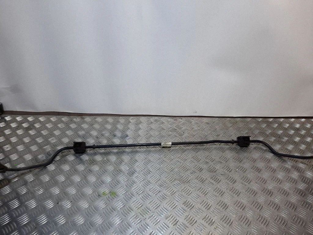 Aizmugurējais stabilizators NERA