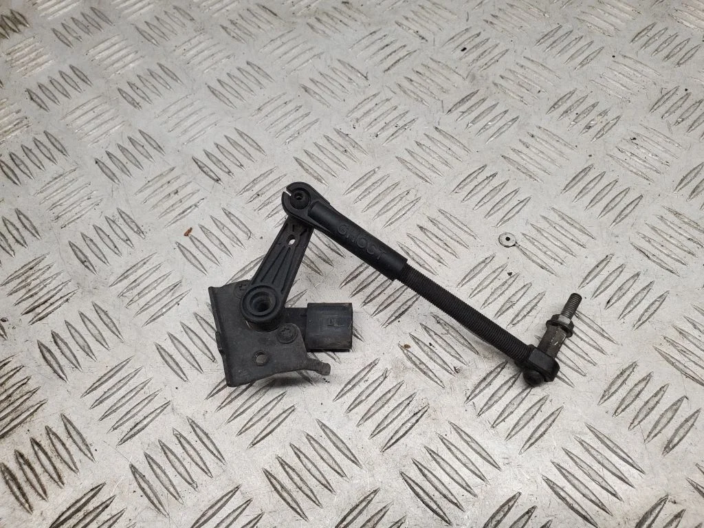 Rear air suspension level height sensor – Audi RS Q8 (2019-)