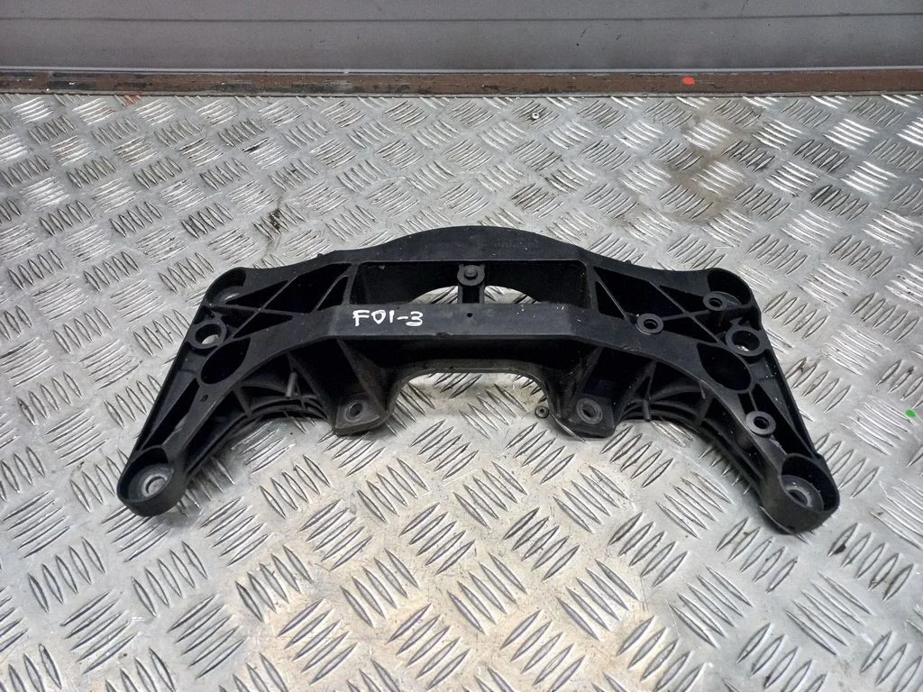 Gearbox mounting bracket – BMW 7 Series F01 F02 F03 F04 (2008-2016)