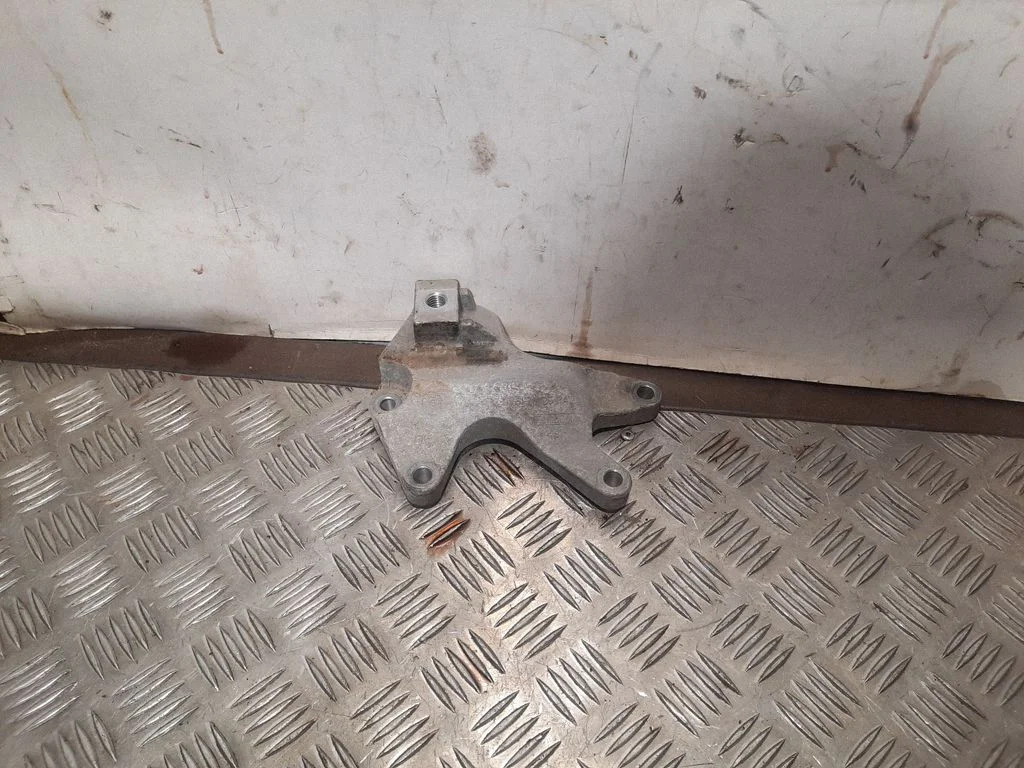 Käigukasti kinnitusklamber BV617M125PA