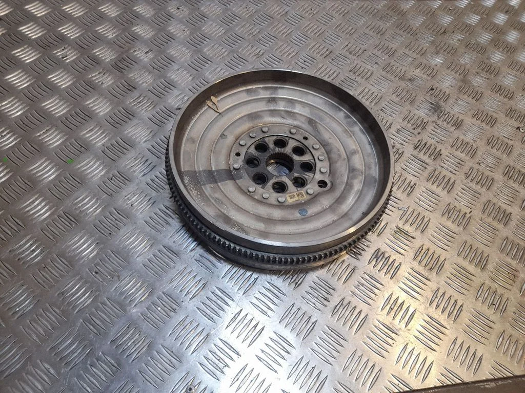 Hooratas – Mercedes-Benz CLA-klass C117 X117 W117 (2013-2019)