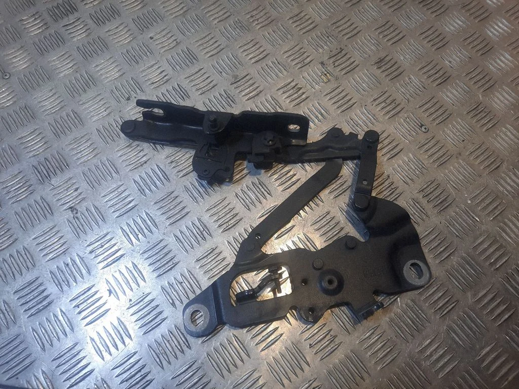 Engine bonnet/hood hinges – BMW 7 Series F01 F02 F03 F04 (2008-2016)