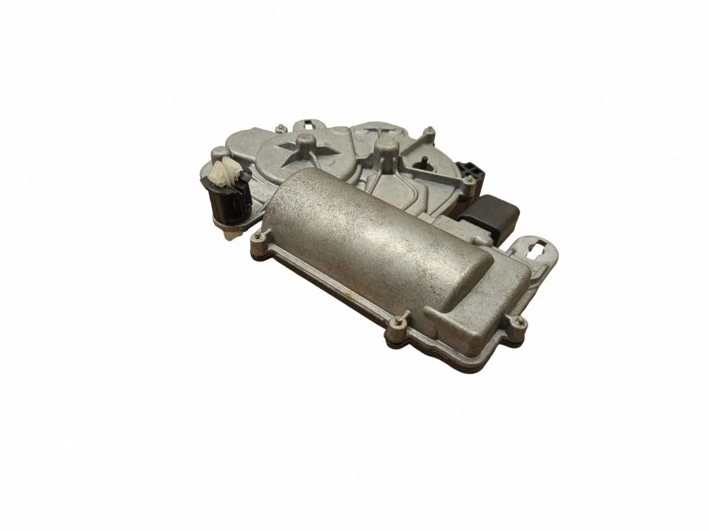 Aizmugurējā vāka piesaistes motors 4M0827887B