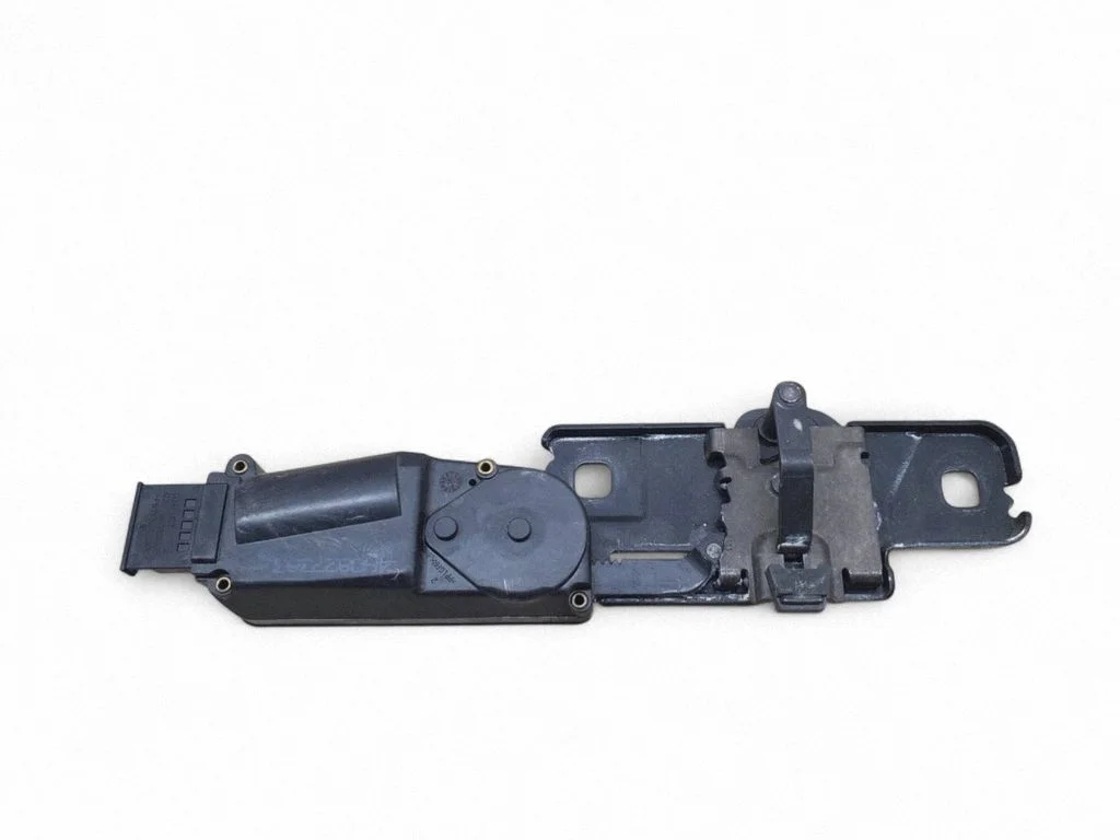 Tagaluugi sulgemismootor – Audi A8 S8 D4 4H (2010-2016)