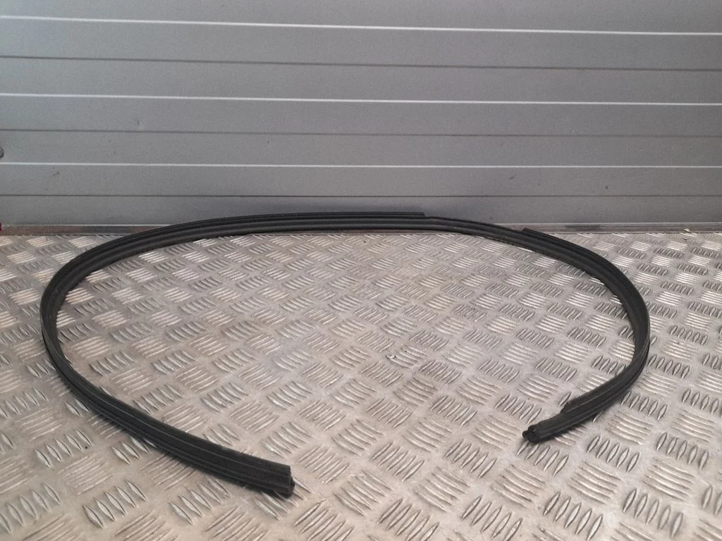 Esiukse tihend (kere pool) – Audi A7 S7 4G (2011-2017)