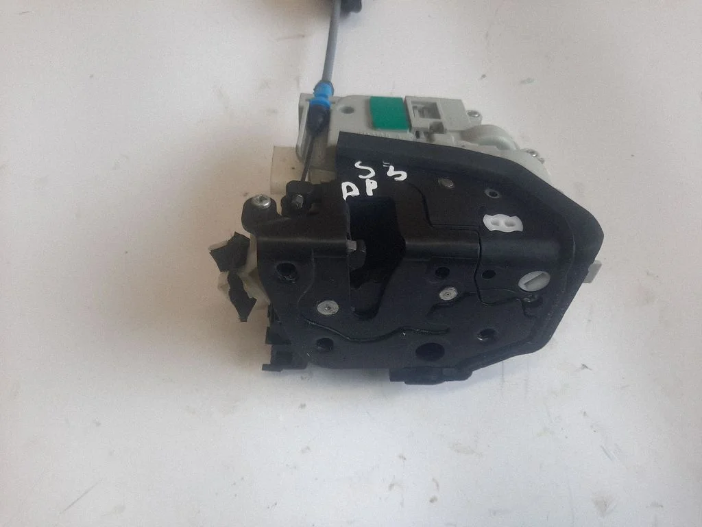 Esiukse lukk – Audi A3 S3 8V (2013-2019)
