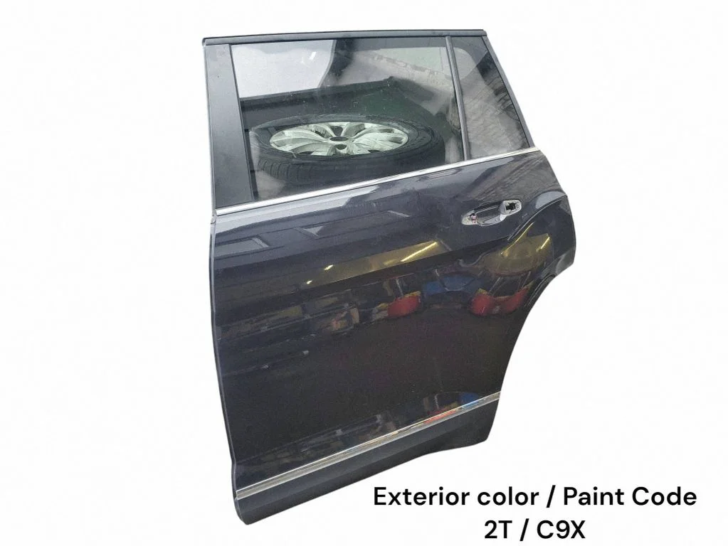 Aizmugurējās durvis – kreisā