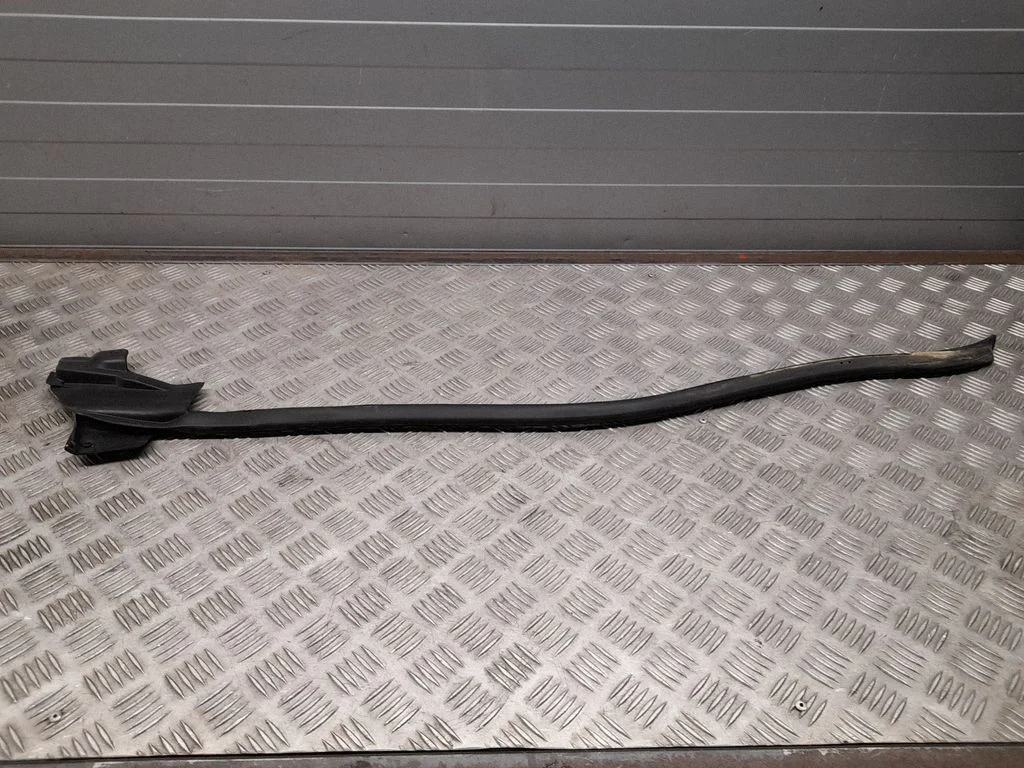 Aizmugurējā blīvgumija (uz virsbūves) NERA