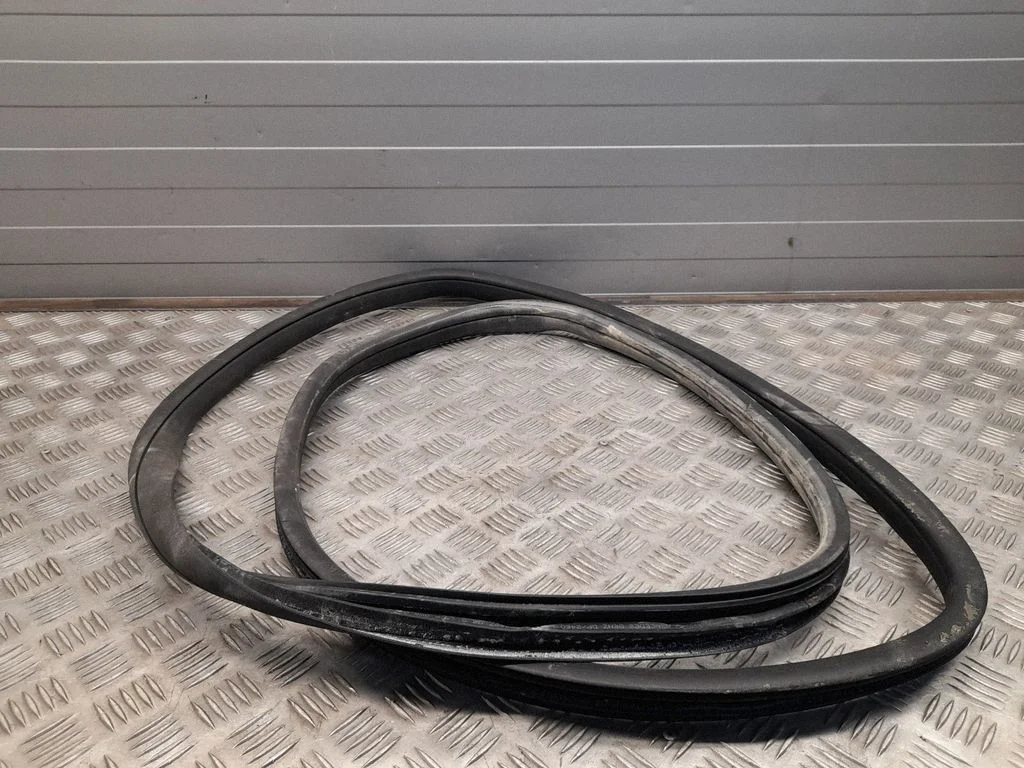 Rear door rubber seal (on body) – Mercedes-Benz GL-Class X166 (2013-2019)