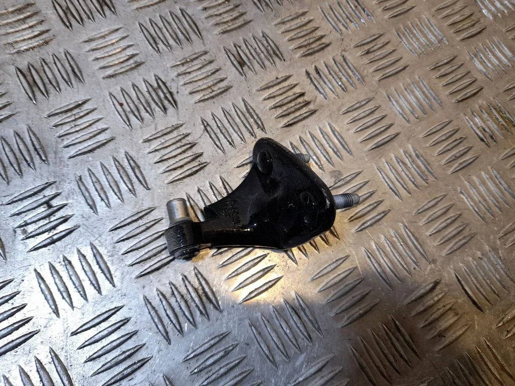 Aizmugurējā augšējā eņģe 97053162000