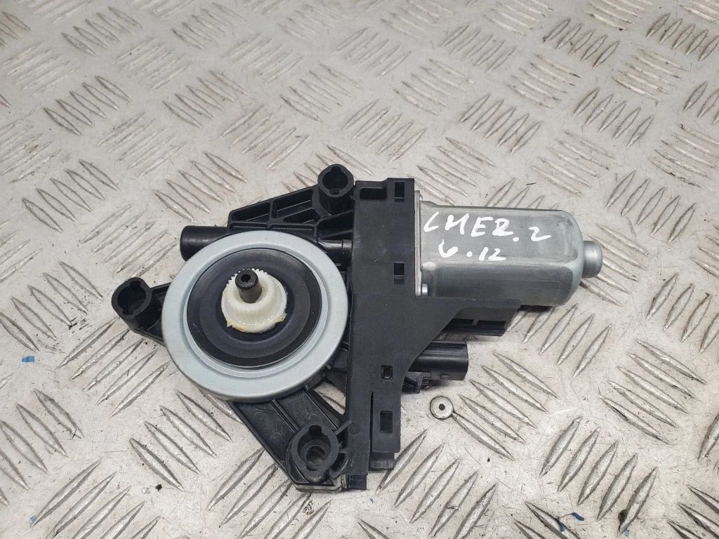 Tagaukse aknatõstuki mootor – Jeep Grand Cherokee (2010-2021)