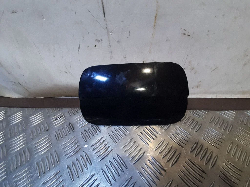 Degvielas tvertnes vāciņš 8W0809907