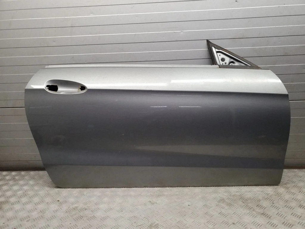 Priekšējās durvis (kupejai) A2077220210
