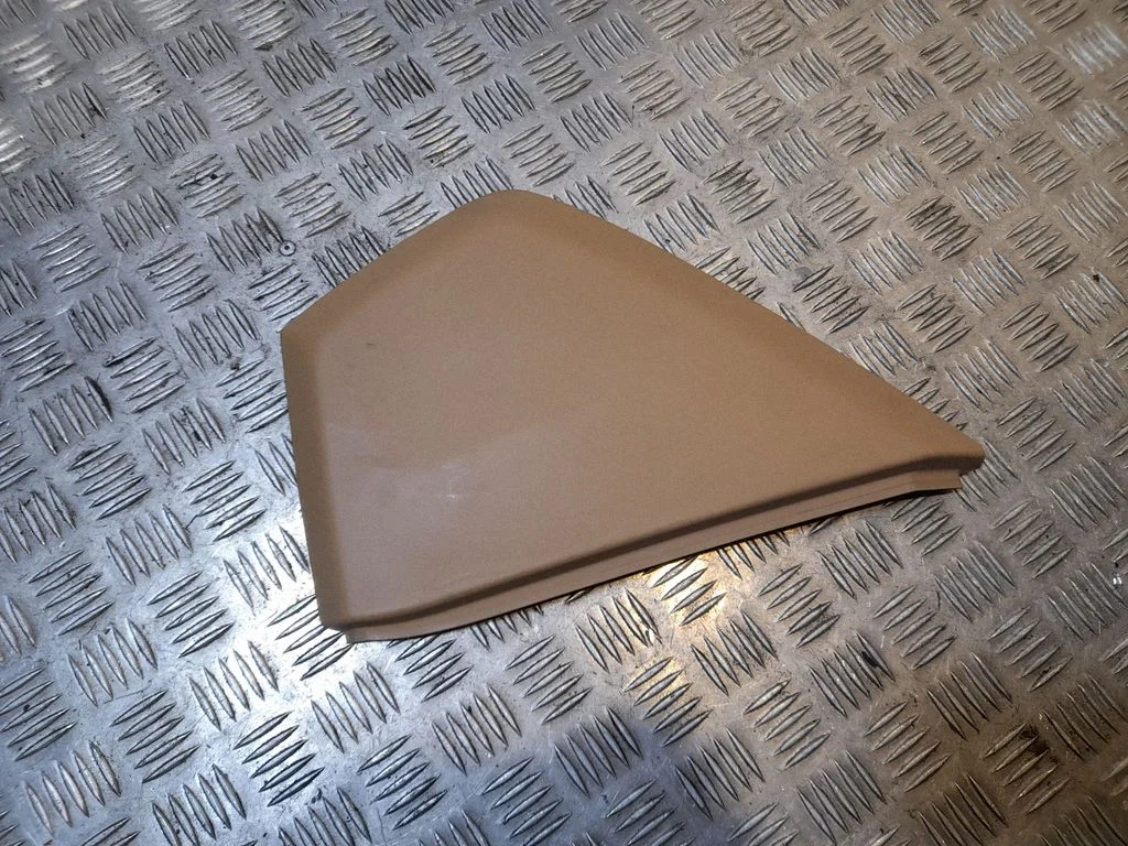 Armatuurlaua külje viimistluspaneel 7P5857175