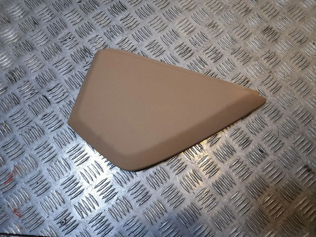 Armatuurlaua külje viimistluspaneel 7P5857176
