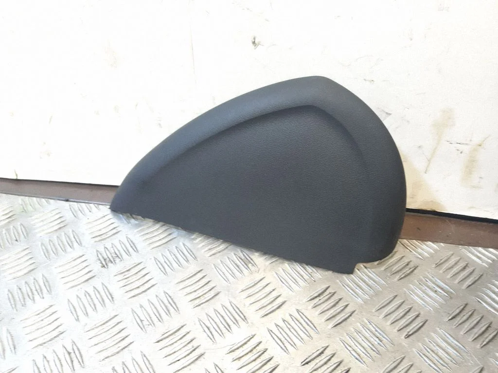 Paneļa apdares panelis (sānu) 4G8857086