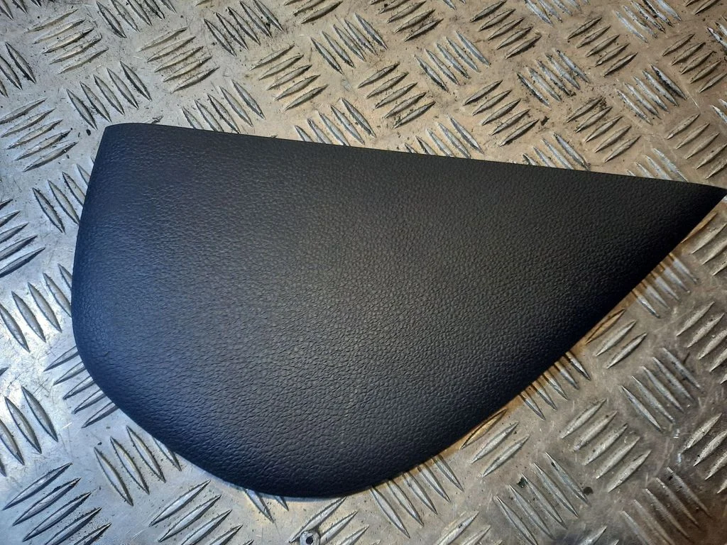 Paneļa apdares panelis (sānu) 5C6858248