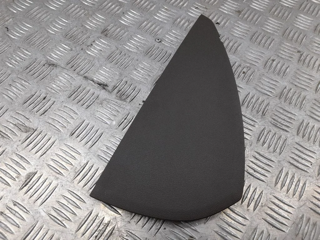 Paneļa apdares panelis (sānu) 8R0857086B
