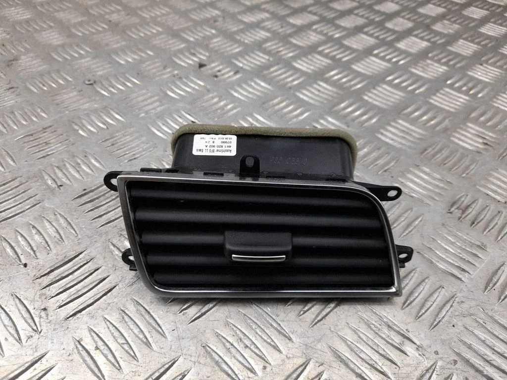 Dashboard side air vent grill/cover trim – Audi A8 S8 D4 4H (2010-2016)
