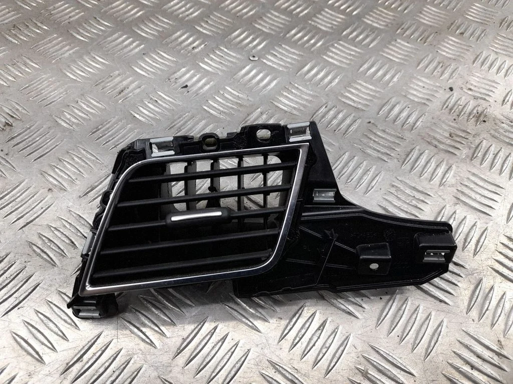 Sānu gaisa restītes – Audi A8 S8 D4 4H (2010-2016)