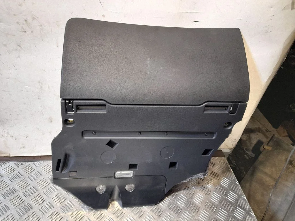 Cimdu nodalījuma komplekts 4F1880302AB