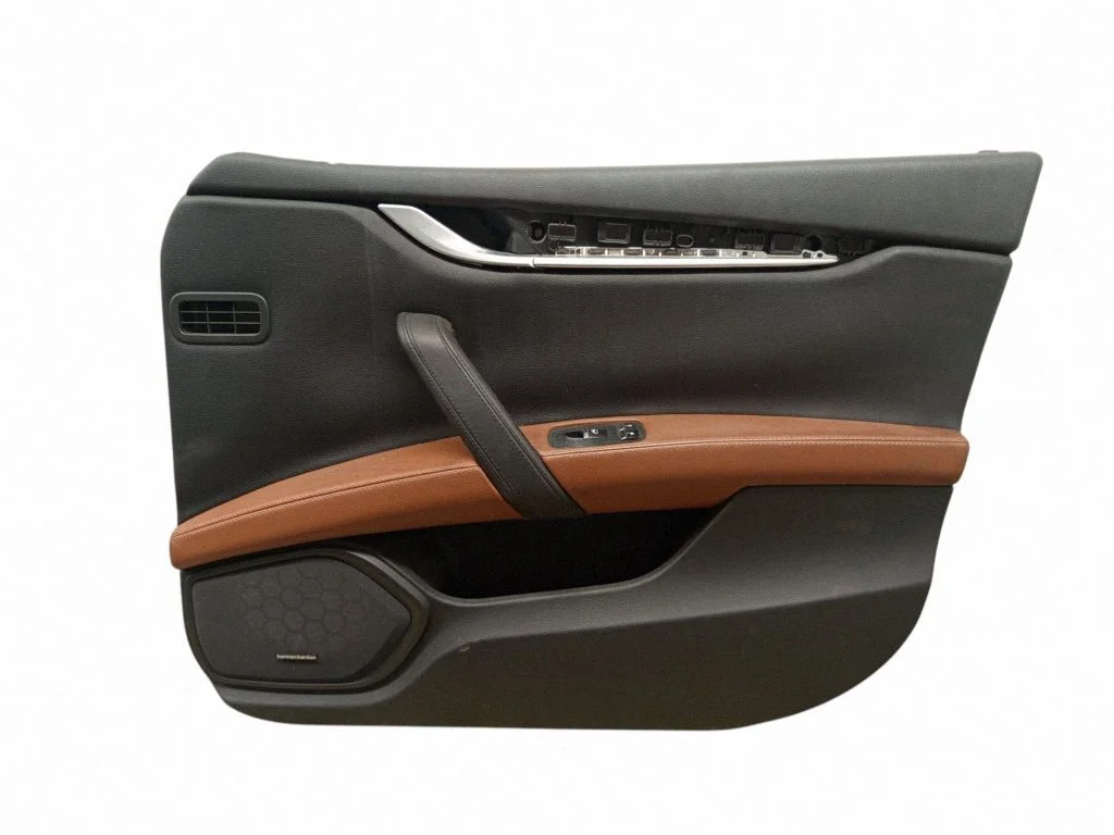Eesmiste uste sisevooder – Maserati Ghibli (2013-)