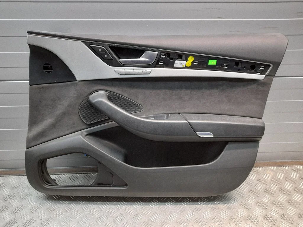 Eesmiste uste sisevooder – Audi A8 S8 D4 4H (2010-2016)