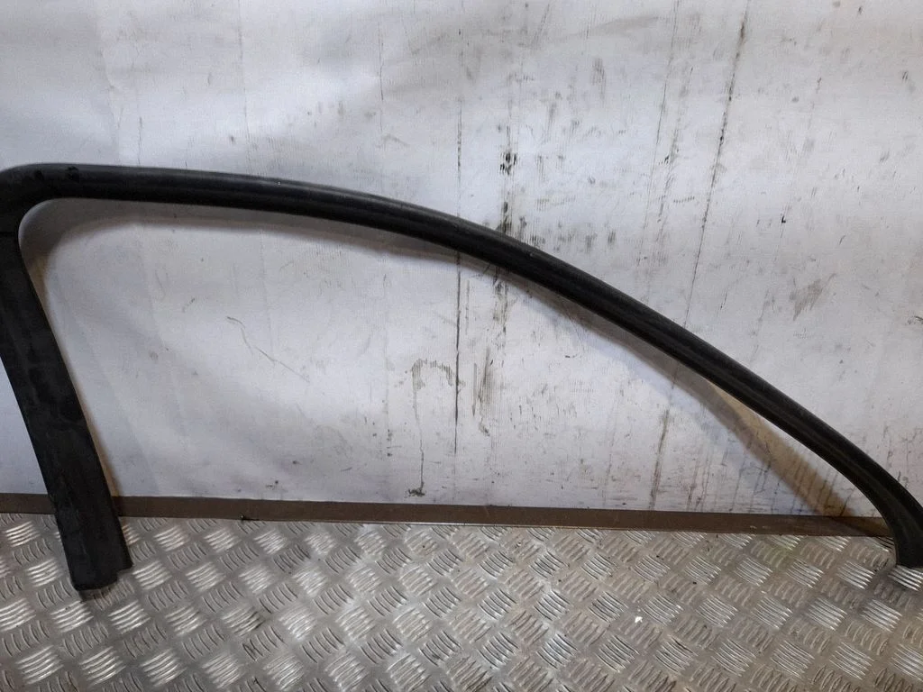 Other front door trim element – Volkswagen Touareg II (2010-2018)