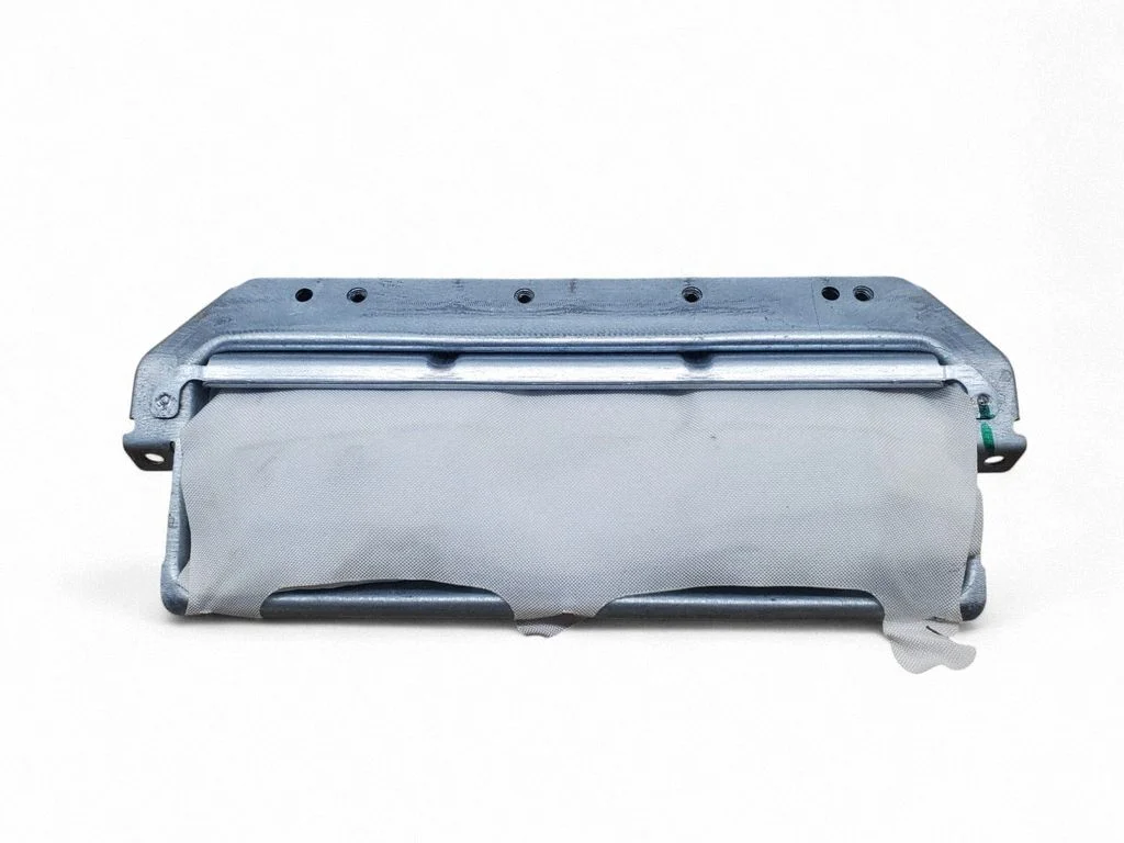 Ceļgalu drošības spilvens – Mercedes-Benz CLS klase C218 X218 (2011-2017)
