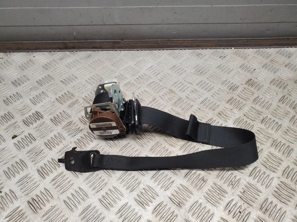 Aizmugurējā drošības josta P1GE12DX9AC