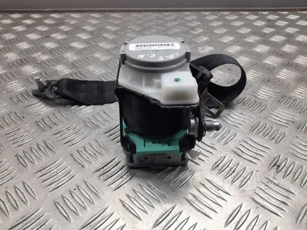 Rear seatbelt – Audi A8 S8 D4 4H (2010-2016)
