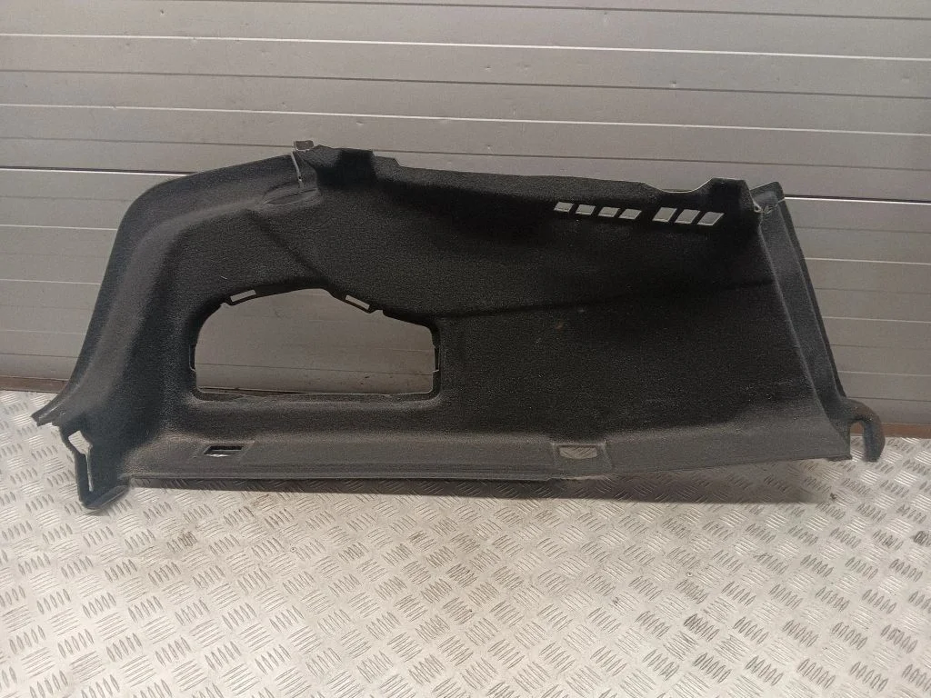 Apakšējais bagāžnieka sāna apdares panelis – Audi A6 S6 C7 4G (2011-2018)