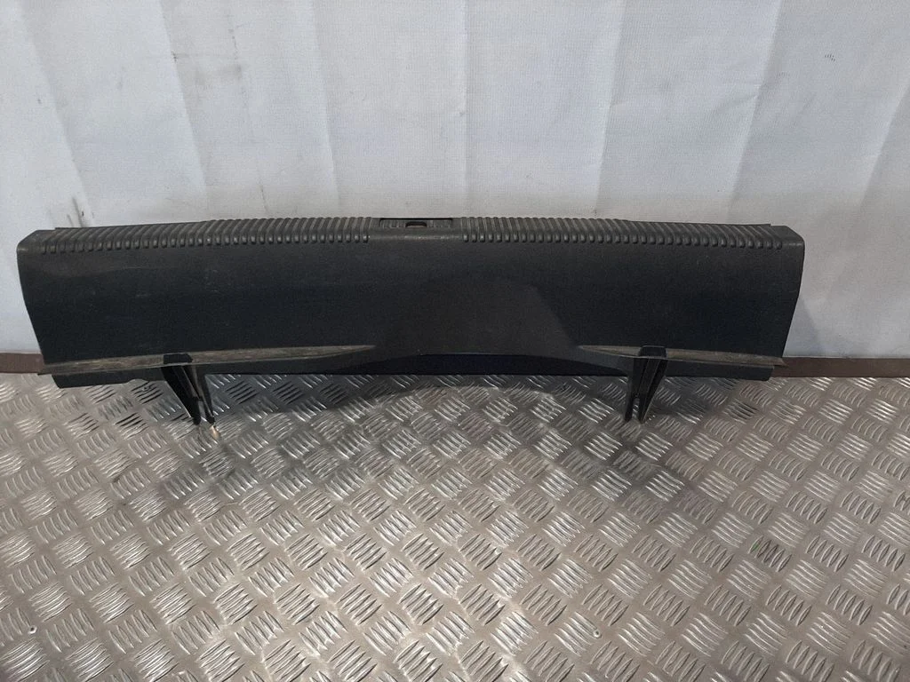 Osłona progu bagażnika 4G5863471