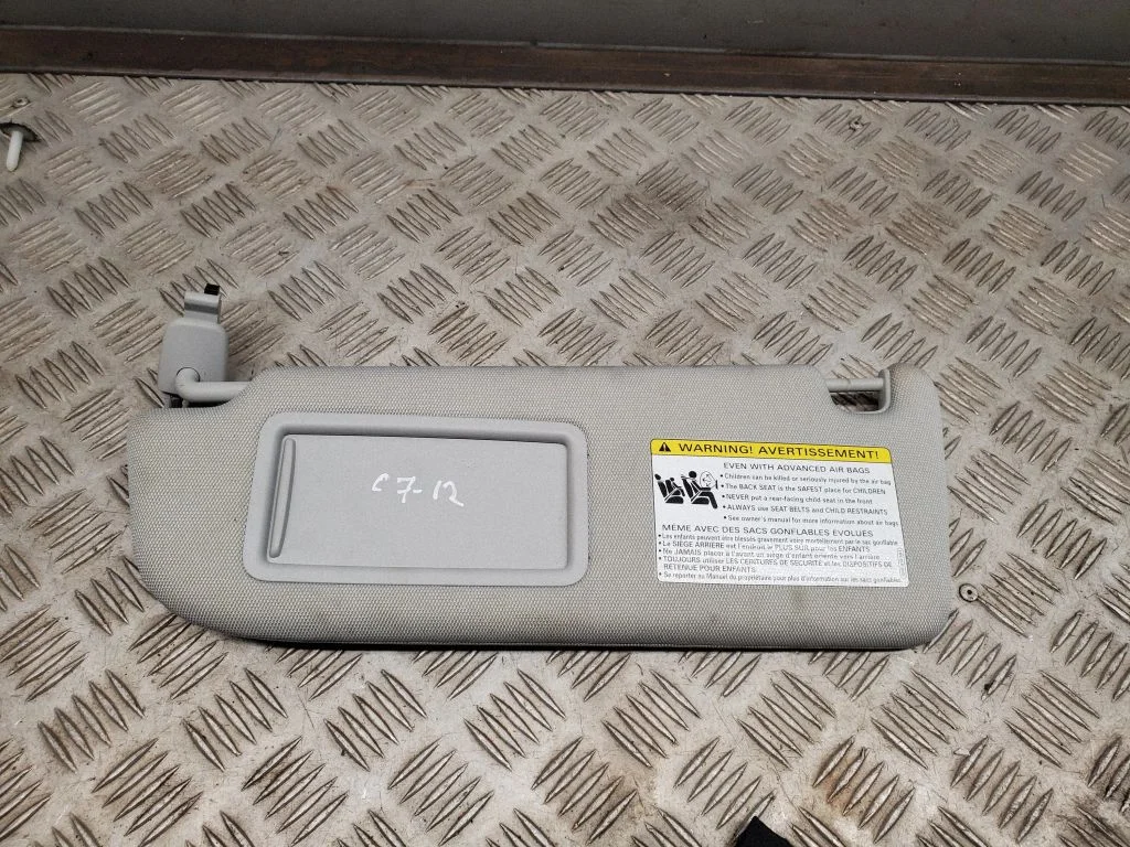 Päikesesirm 4G0857551A