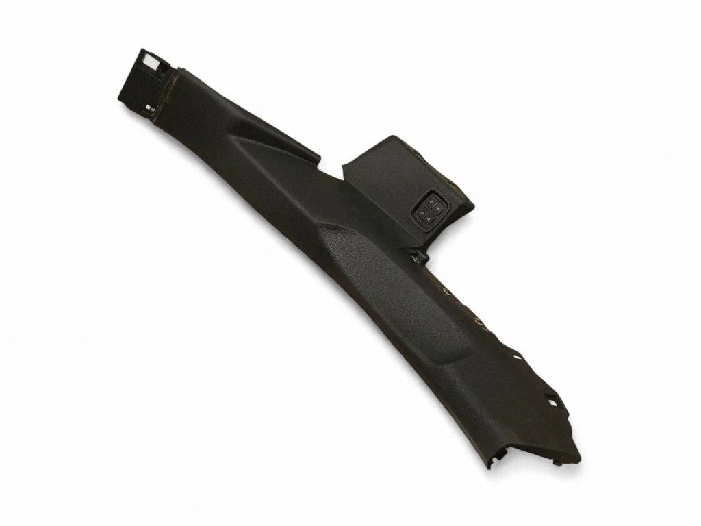 Sānu apdare pie aizmugurējā sēdekļa (apakšā) 4M0867767D