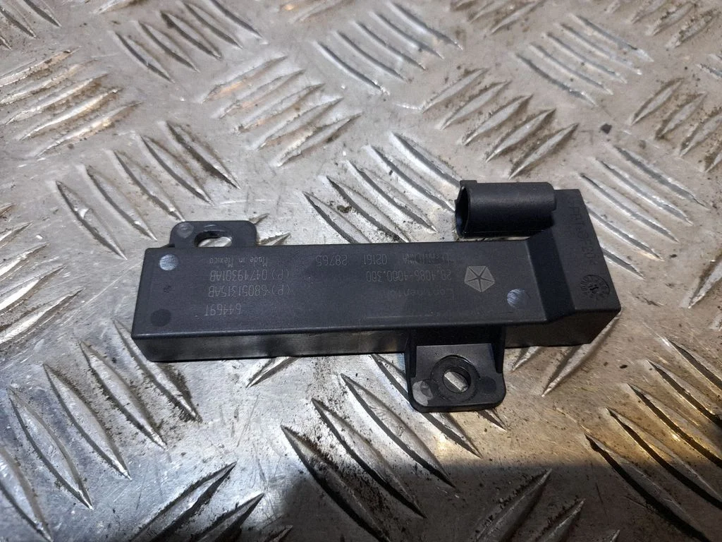 Antenas pastiprinātājs 68051315AB