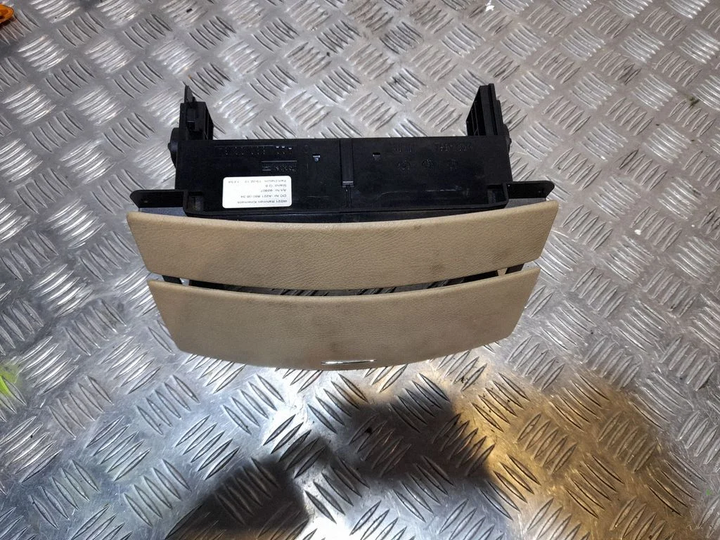 Cita paneļa detaļa A2216800834