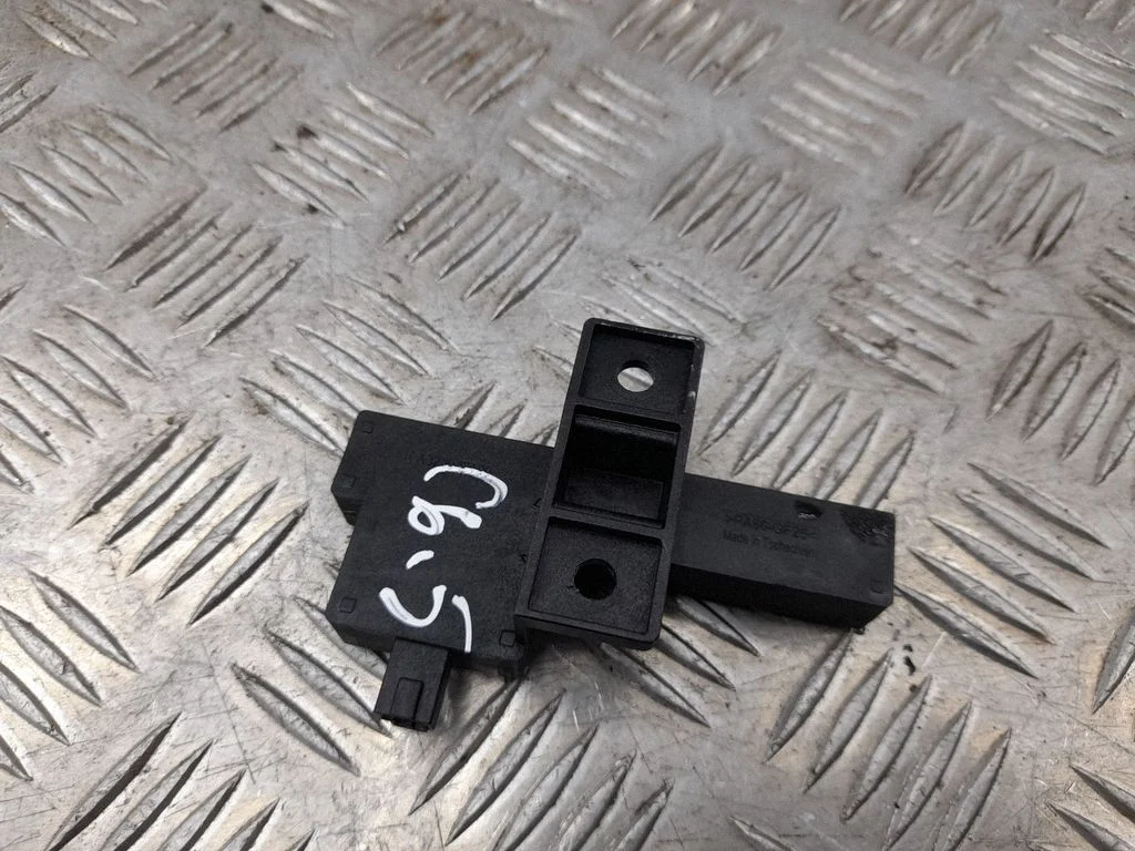 Bezatslēgas sistēmas KESSY (keyless) vadības bloks/modulis 4F0907247