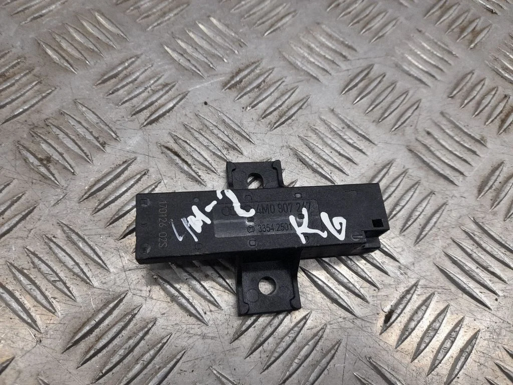 Bezatslēgas sistēmas KESSY (keyless) vadības bloks/modulis – Audi Q7 4M (2015-)