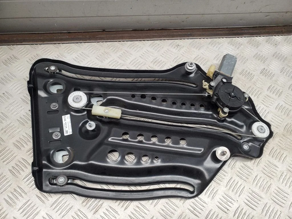 Rear door window regulator with motor – Audi RS5 (2010-2015)
