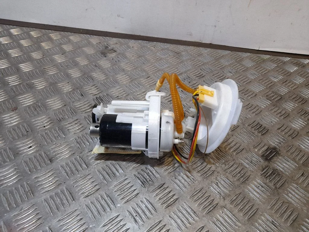 Pompa paliwa w zbiorniku – Audi A4 S4 B9 (2015-2019)