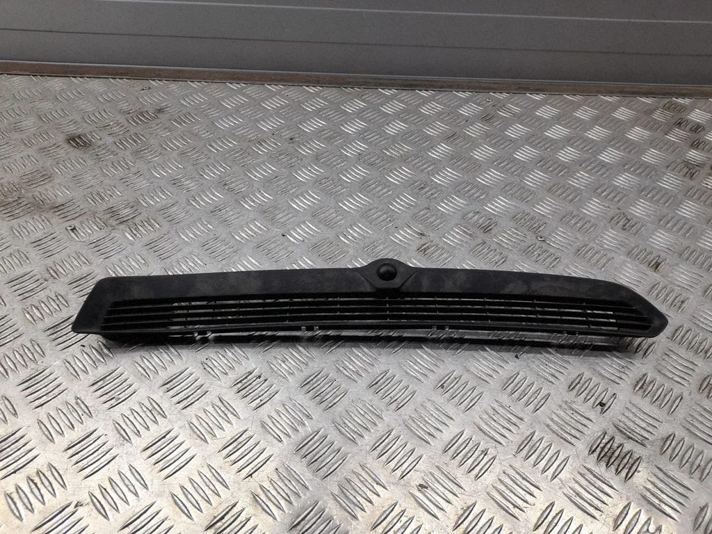 Dashboard air vent grill cover trim 13578464