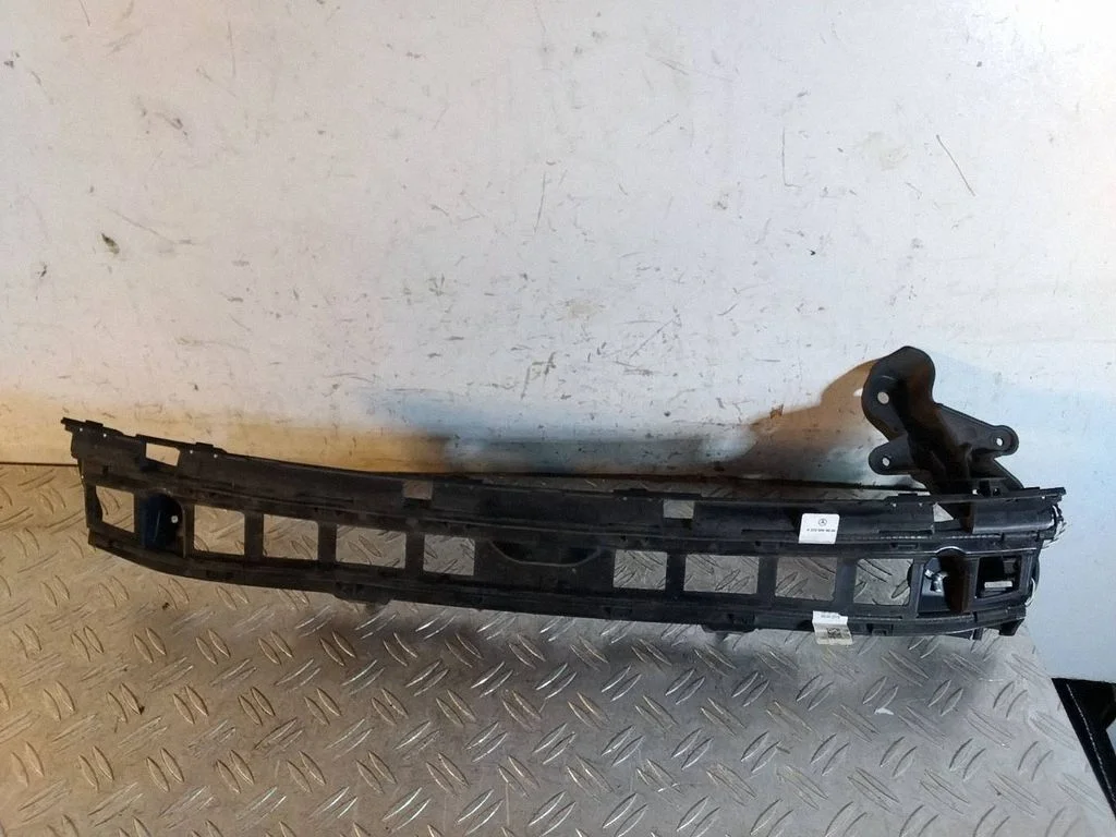 Rear bumper mounting bracket – Mercedes-Benz C-Class W205 (2014-2021)
