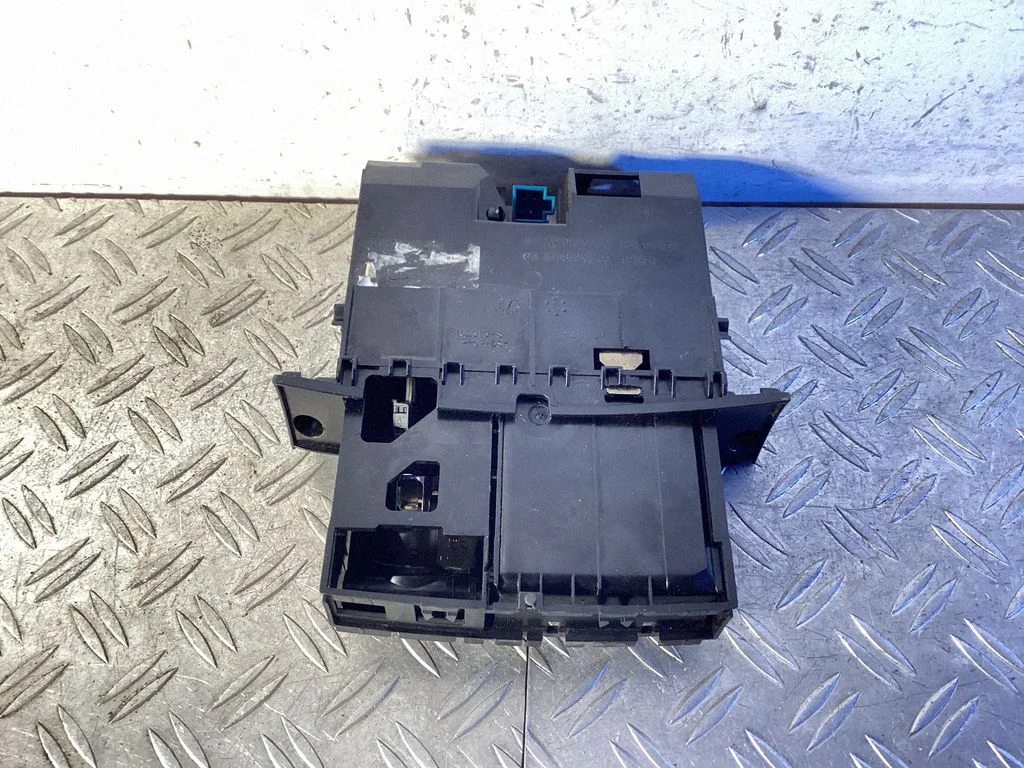 Pelnutrauks panelī – Mercedes-Benz GL klase X164 (2006-2012)