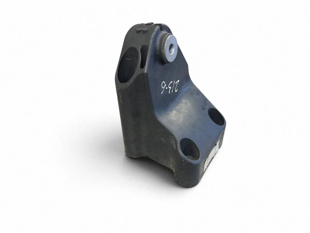 Engine mounting bracket A6542232200