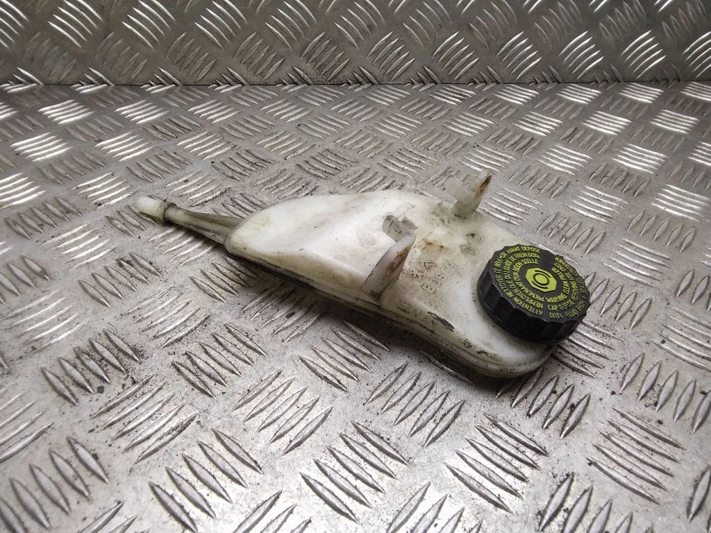 Pidurivedeliku paisupaak – Citroen C4 I (2004-2010)