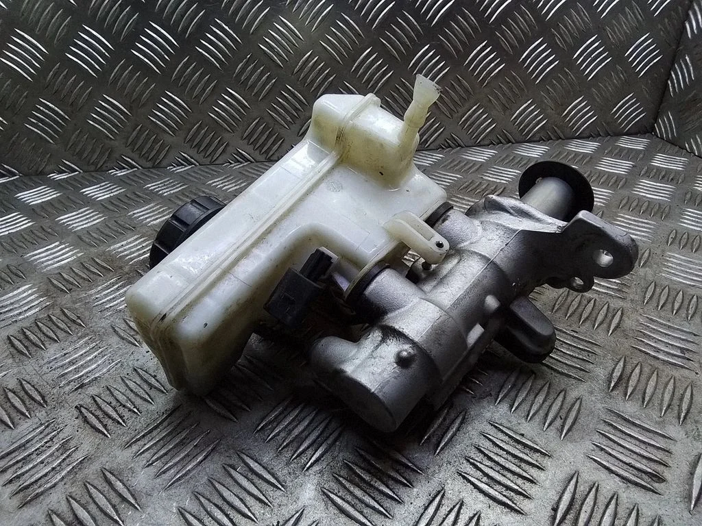Master brake cylinder – Audi RS3 (2015-2019)