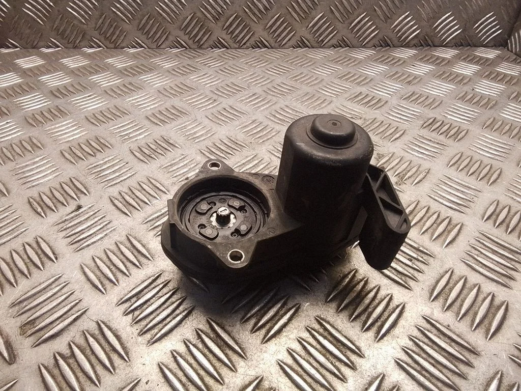 Hand brake/parking brake motor – Nissan Qashqai (2014-2016)