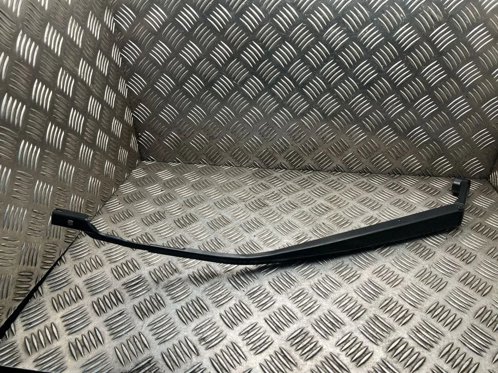 Front wiper blade arm – Toyota C-HR I (2016-2023)