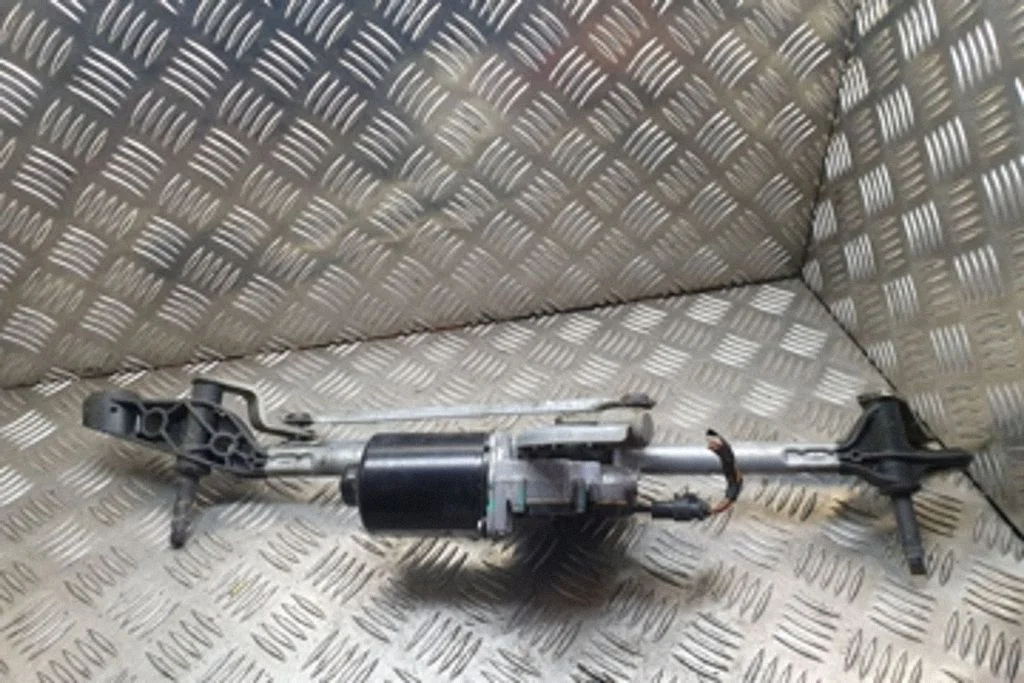 Mechanizm wycieraczek z silniczkiem – BMW Seria 1 F20 F21 (2011-2019)